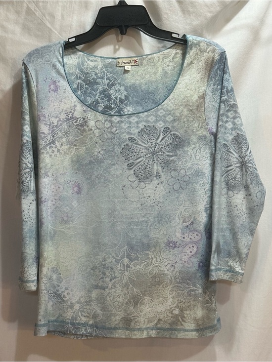 b. friends Tops - Light Blue Floral Scoop Neck Women's Top with a front flower with gem accents.